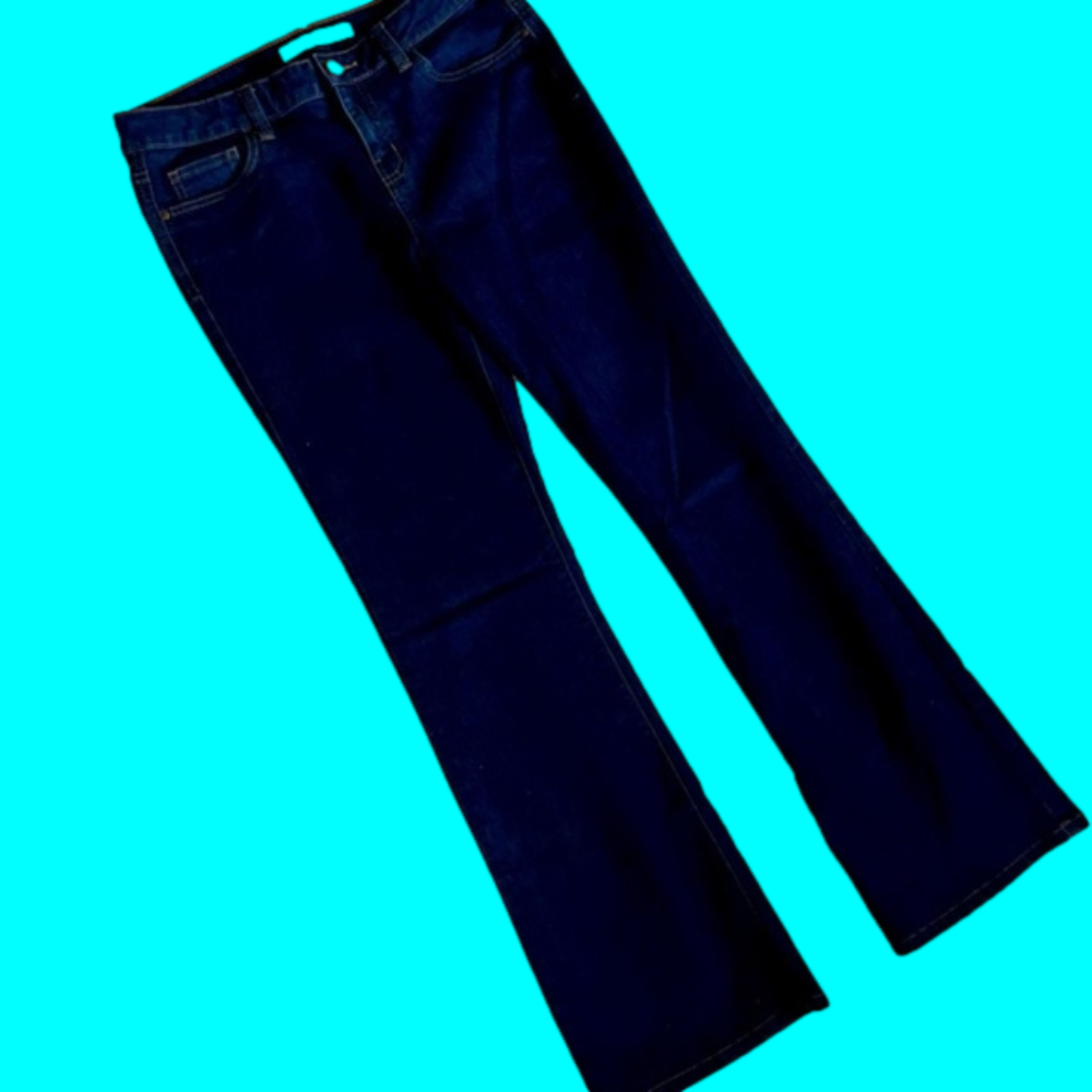 Nwot Women’s denim, dark wash, boot cut George Jeans with a bit of stretch!